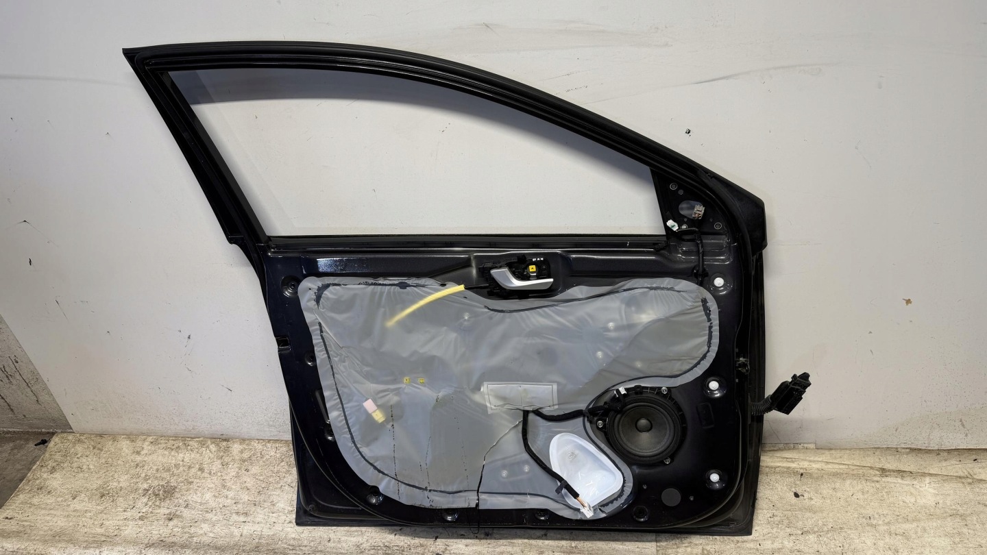 KIA STONIC door left left front front ABT 17