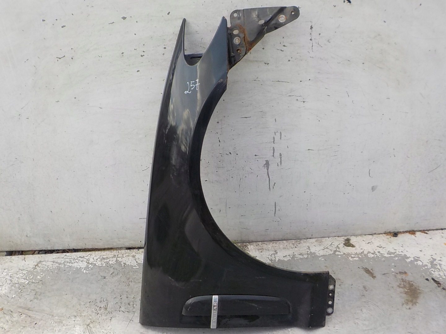 257 JAGUAR XF X250 fender right front front