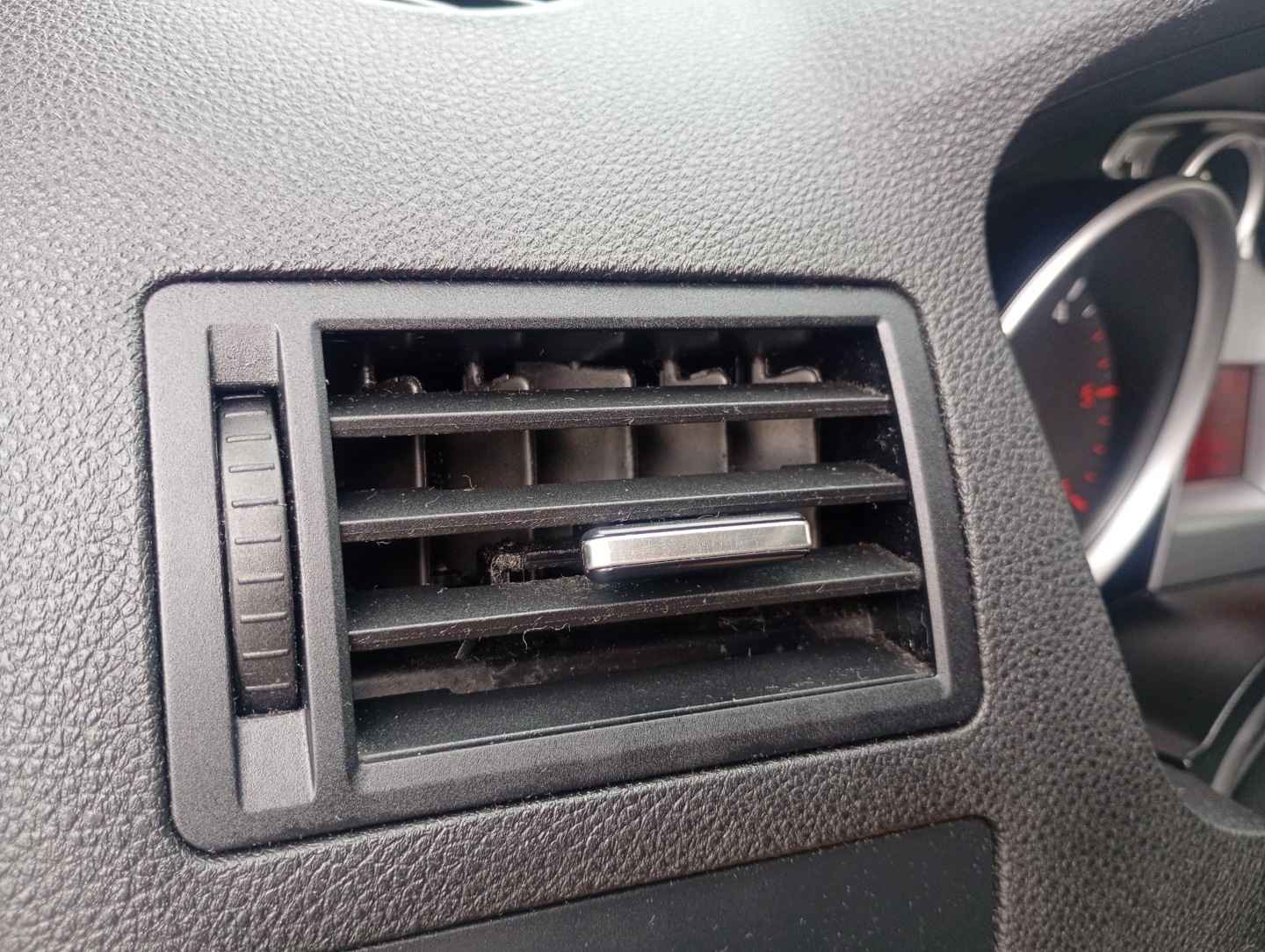 grid air conditioning devices air left driver´s Ford C-MAX 1 and FL 08-11