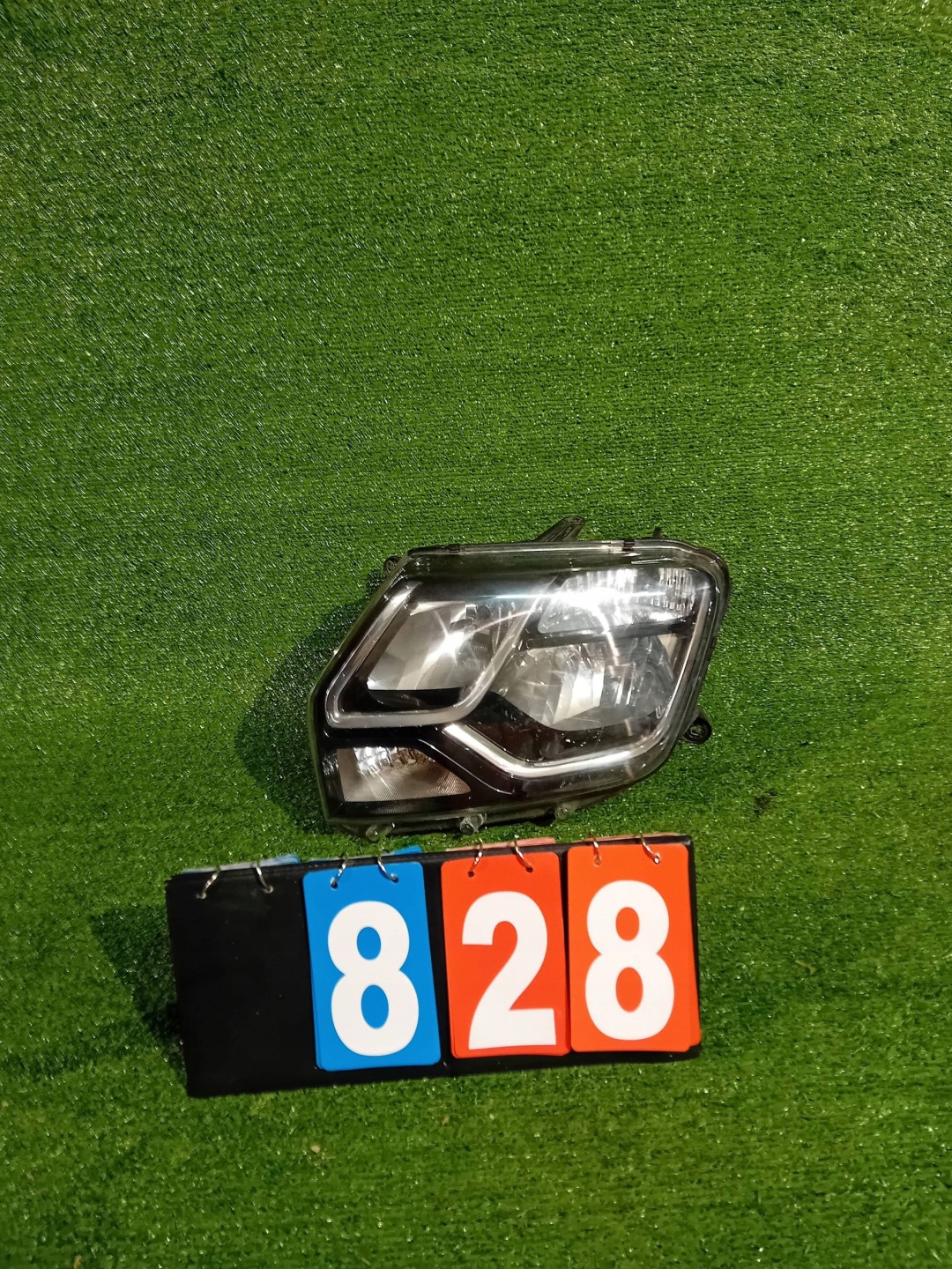 REFLEKTOR left front DACIA DUSTER LIFT 13 - NR.828