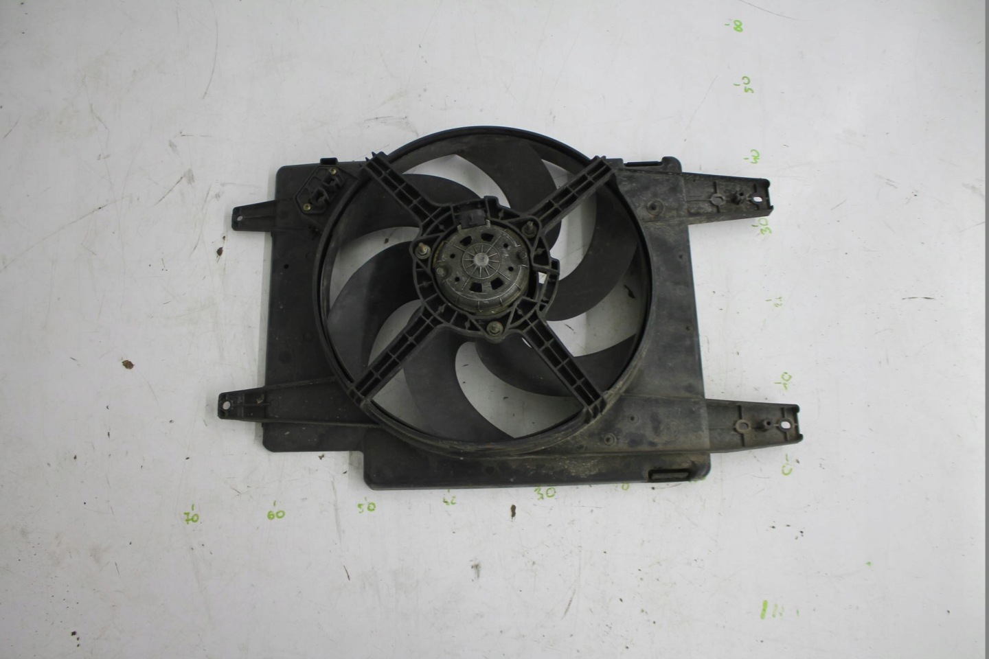 ventilátor chladiče 8240159 ALFA ROMEO 159 1.8
