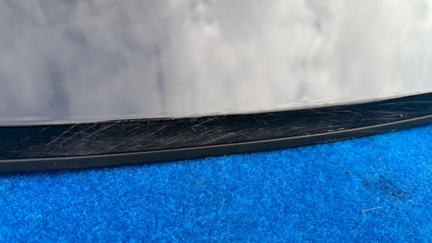 VW T-ROC 2GA SPOILER bonnet visor + light STOP 2GA827933 K110/80A