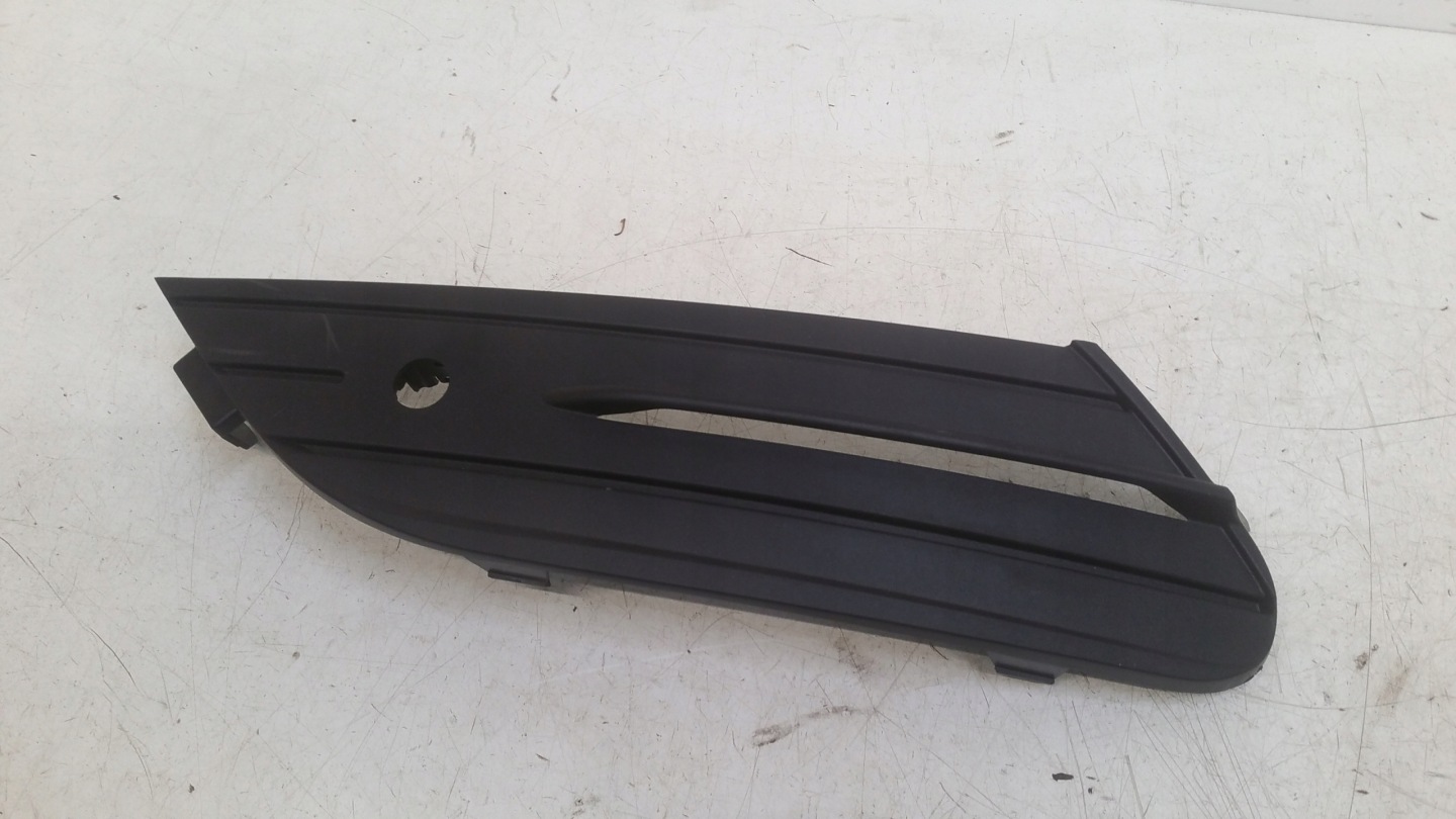 grid of a bumper left 622576315R Renault Espace