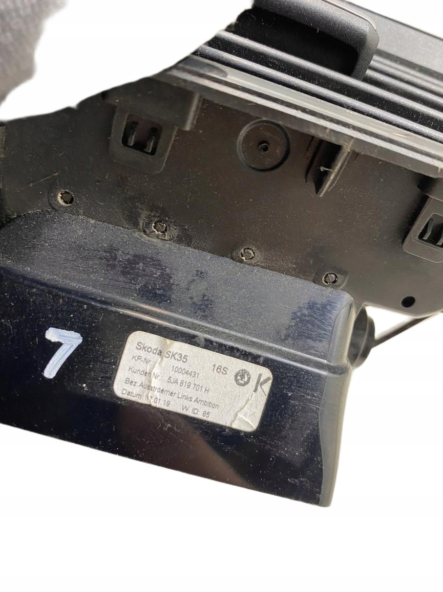 Lüftungsgitter des lüfters links RAPID SPACEBACK 5JA819701H