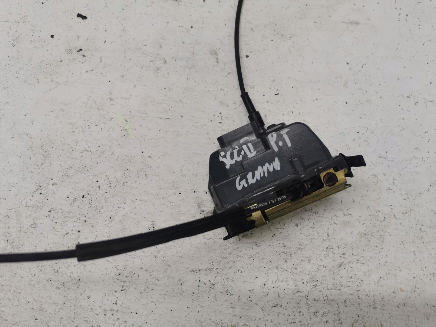 lock door right rear part RENAULT SCENIC II 6 PIN