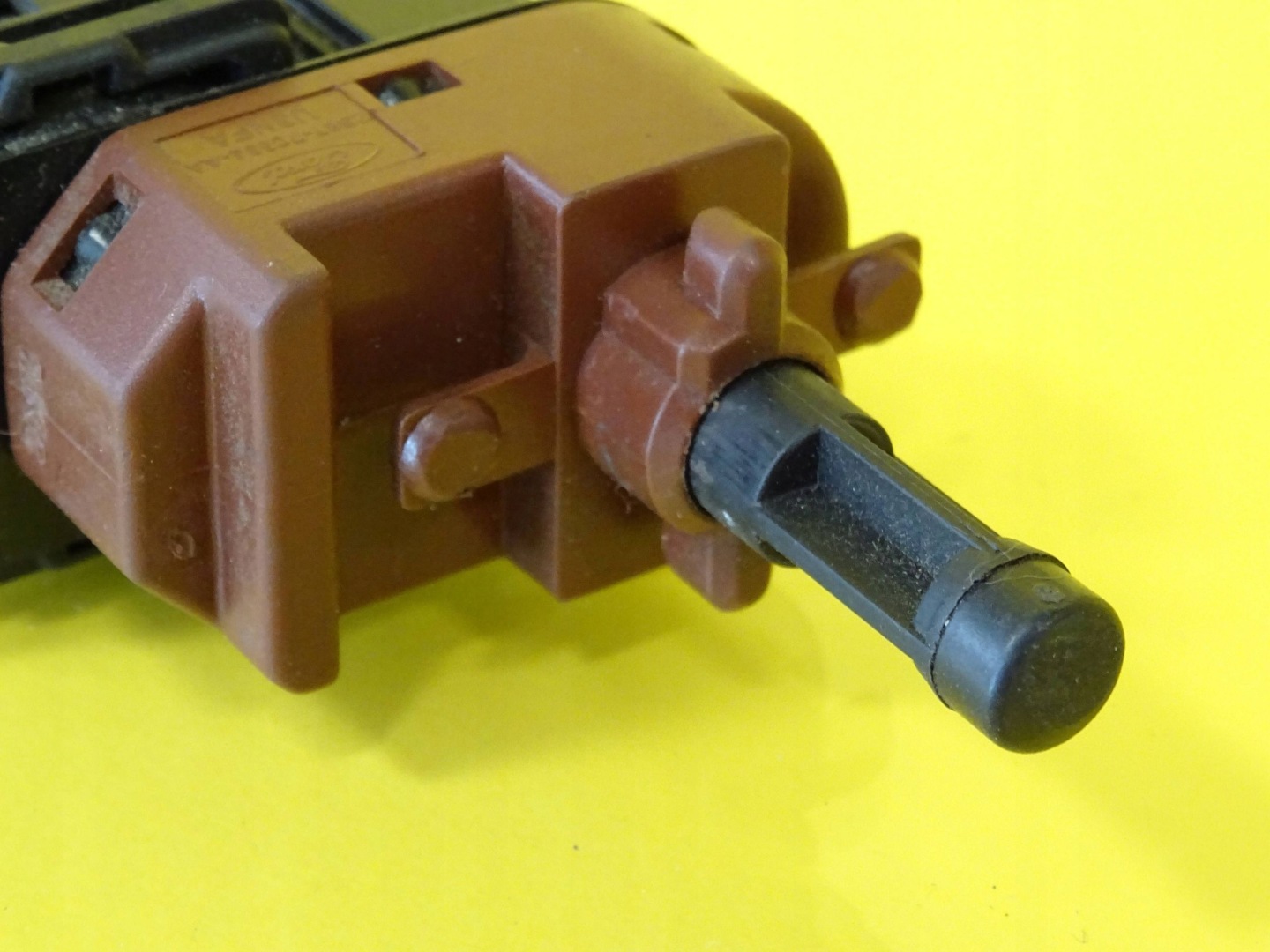 Sensor der Kupplung FORD FIESTA 2S6T-7C534-AA