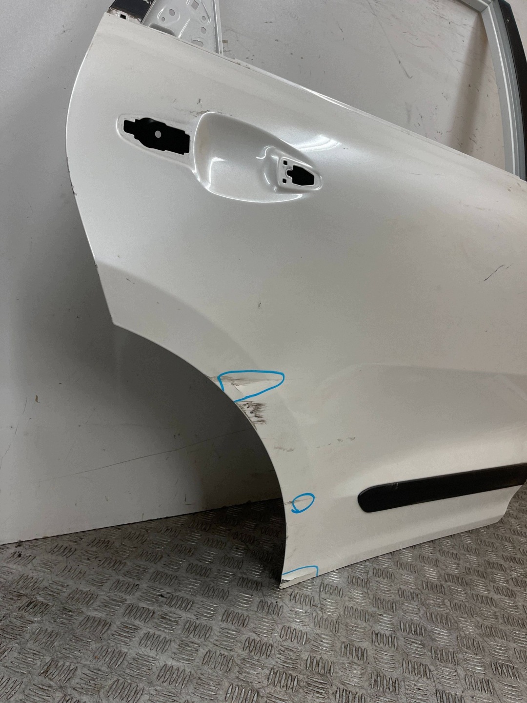 door rear part rear. right right KIA NIRO and 16