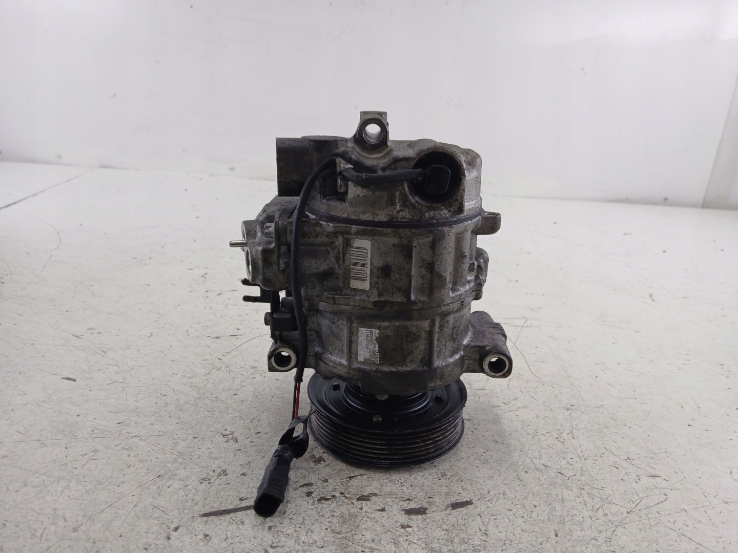 AUDI A4 B6 1.9 TDI compressor; compressor of the air conditioning 447220-8411