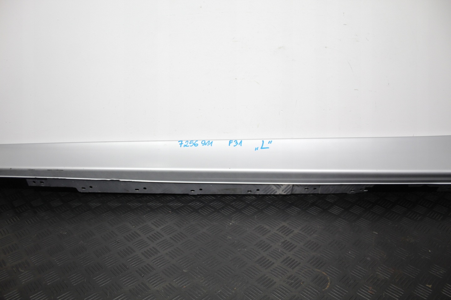 cap threshold threshold left BMW 3 F30 F31 7256911
