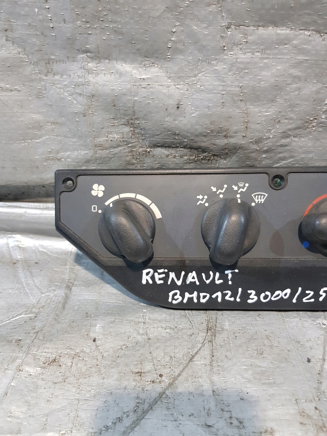 control panel air conditioning devices RVI 5010329370D DO AUTOBUSU RENAULT