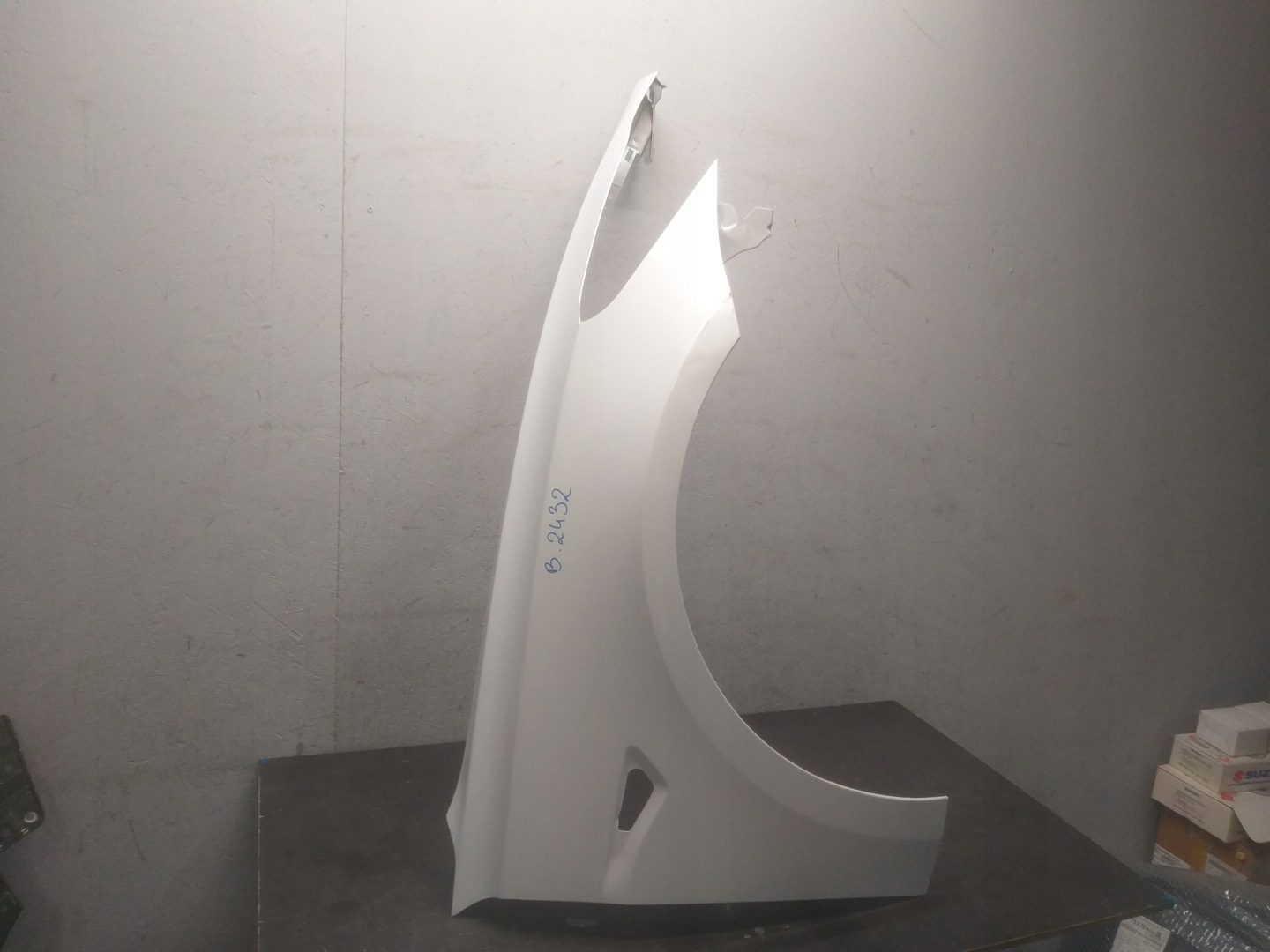 fender front right TESLA III 3