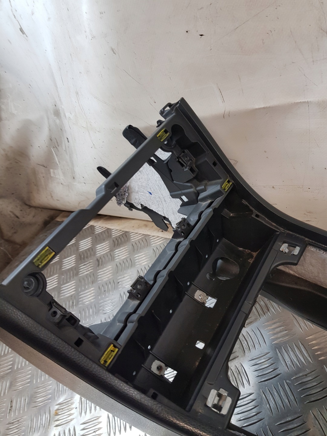VW PASSAT B6 KOMBI 06R- TUNEL central 3C0863319S armrest