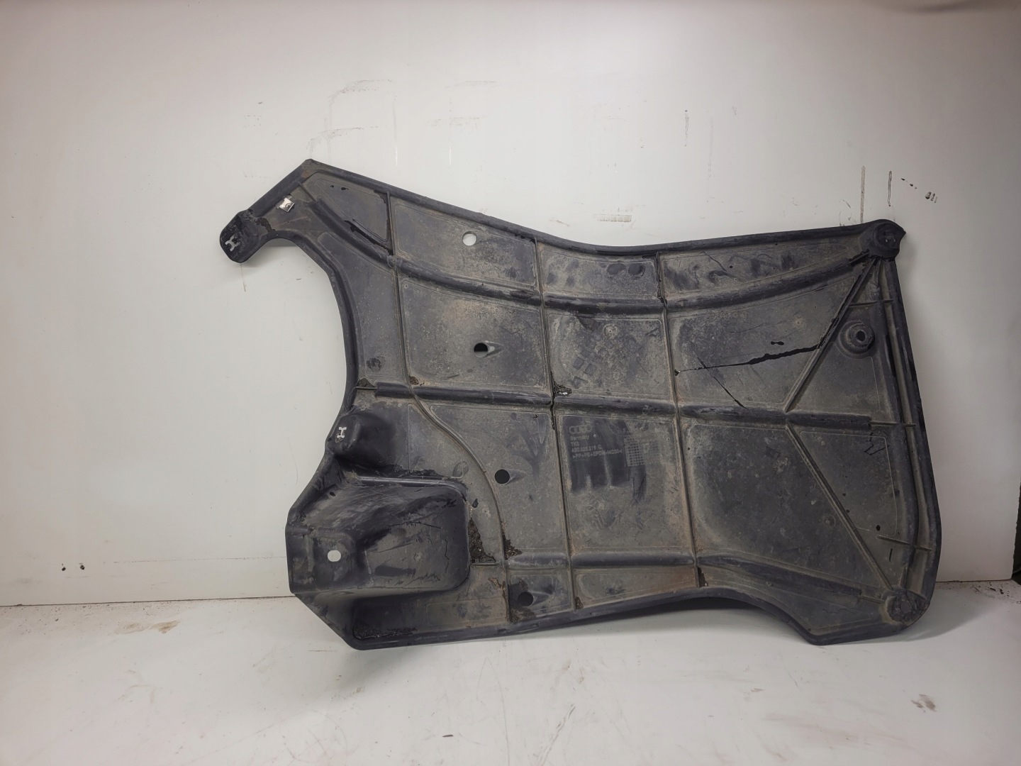 BLENDE ABDECKUNG UNTERFAHRSCHUTZ LINKS AUDI A6 C7 4G0825219C