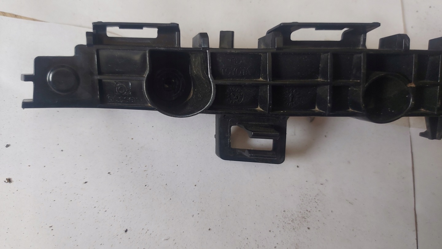 bumper bracket right rear part TOYOTA YARIS IV 20