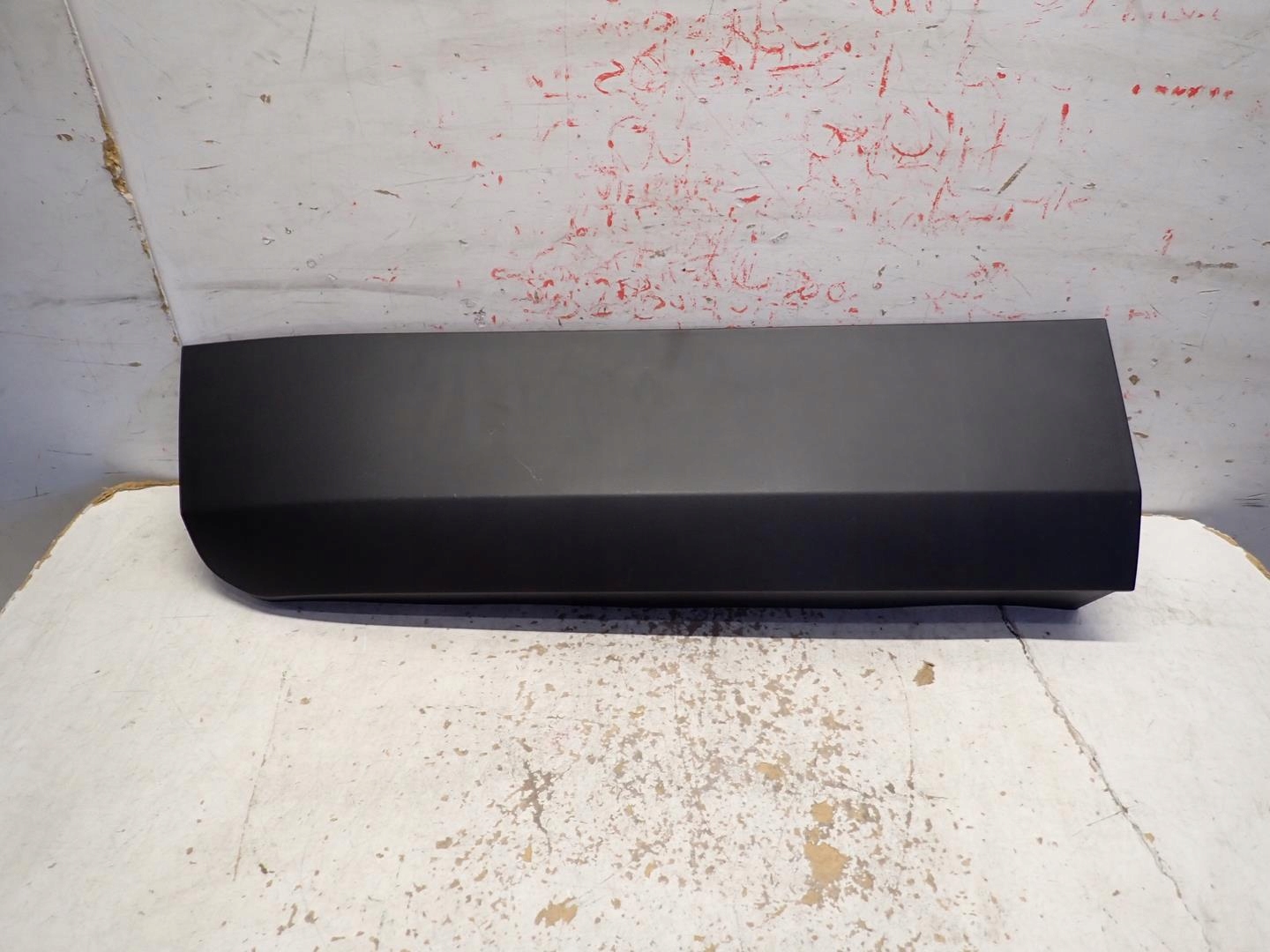moulding door left rear part MAXUS DELIVER 9 2019- C00036798