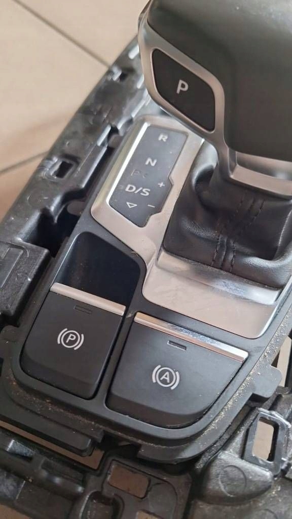 Schalthebel Schalt getriebe Audi Q5 SQ5 80B713041N
