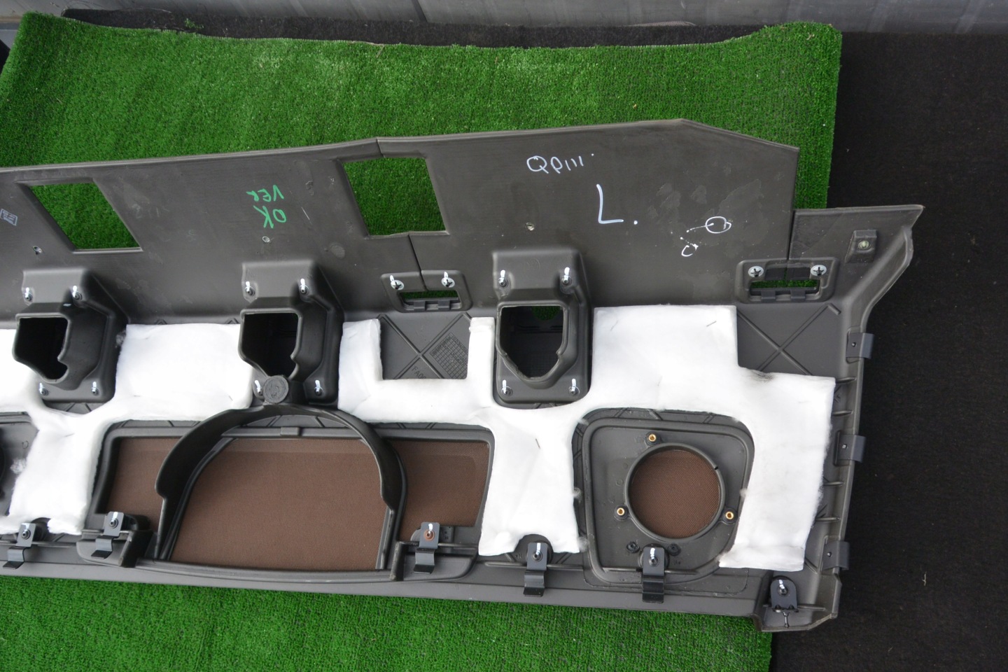 plato boot BOWERS&WILKINS MASERATI QUATTROPORTE VI