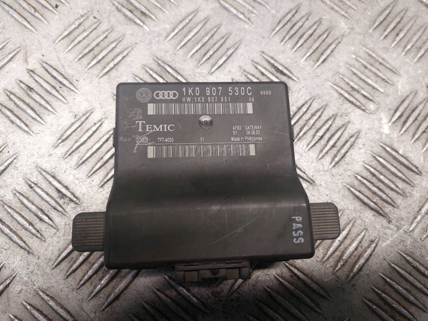 Unité commande confort + Module GATEWAY VOLKSWAGEN TOURAN et 1K0907530C 1K0959433C