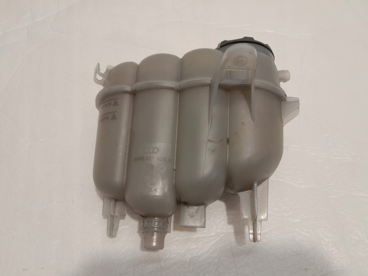 AUDI A4 B9 LIFT Scheibenwaschbehälter 8W0121405K