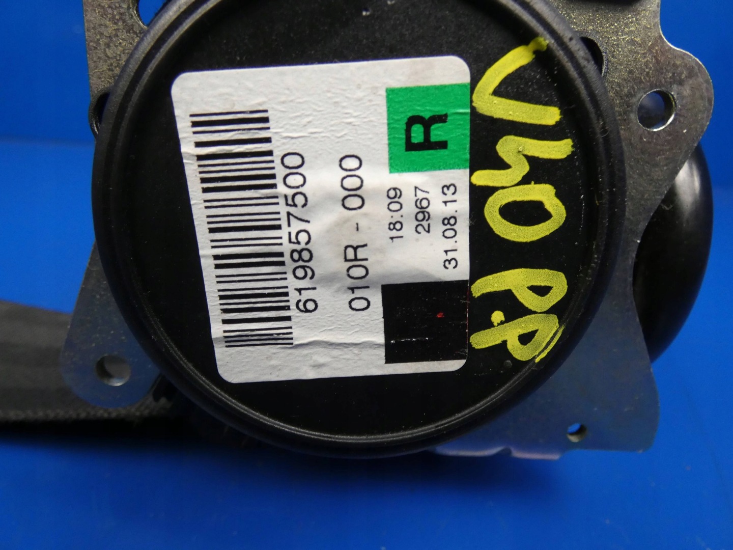 VOLVO V40 II tension belt safety right front