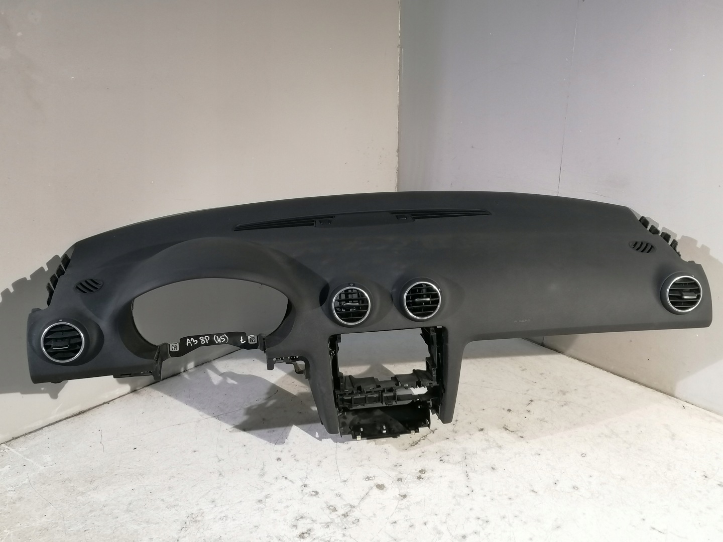 Audi A3 8P 03-08 dashboard instrument panel console