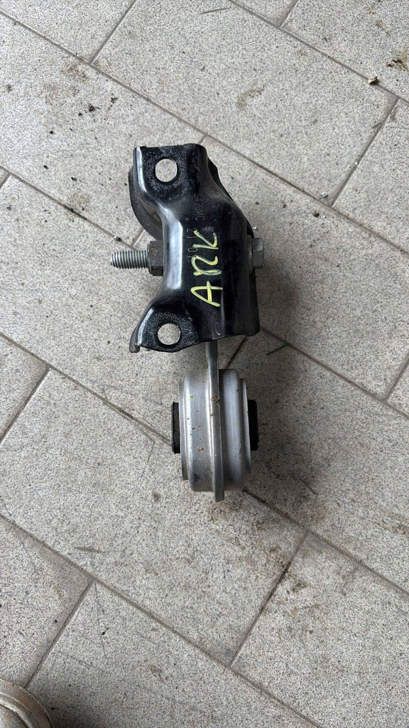 engine mount Renault Arkana 113606335R