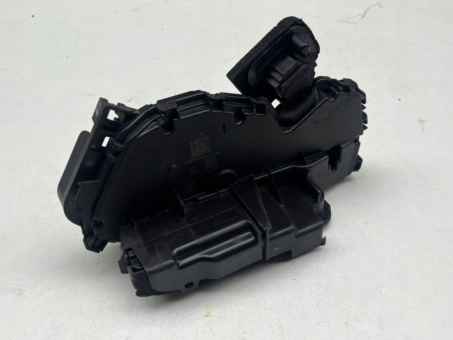 AUDI A3 8Y lock door TYLNYCH left 5TA839015N !J