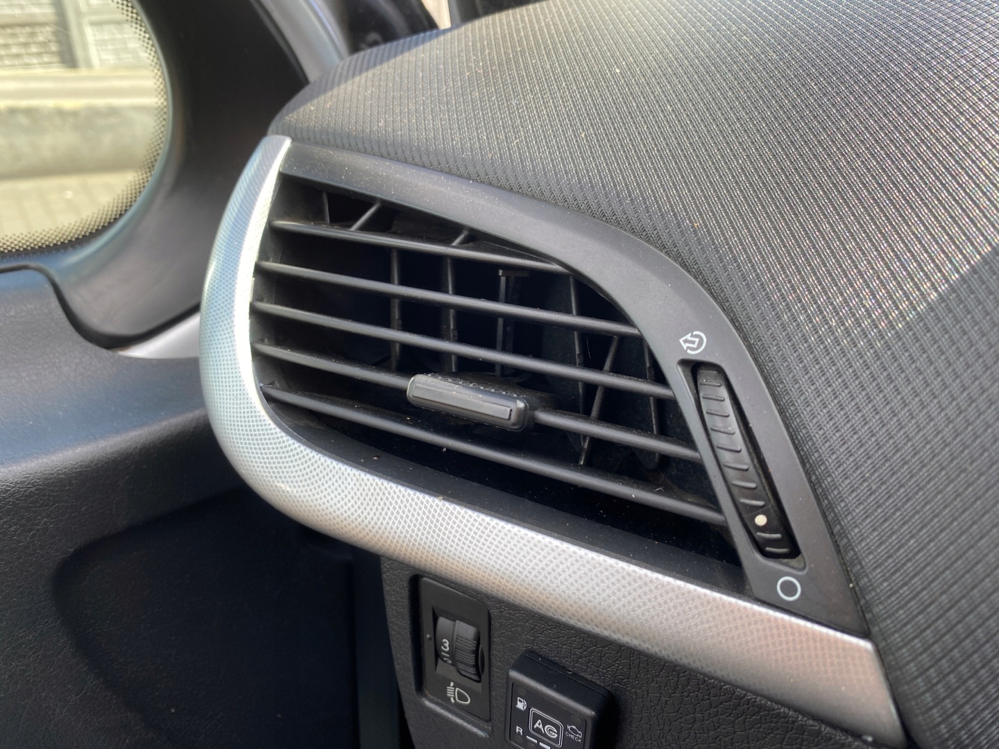 grid air conditioning devices air left driver´s Peugeot 207 SW 07-13