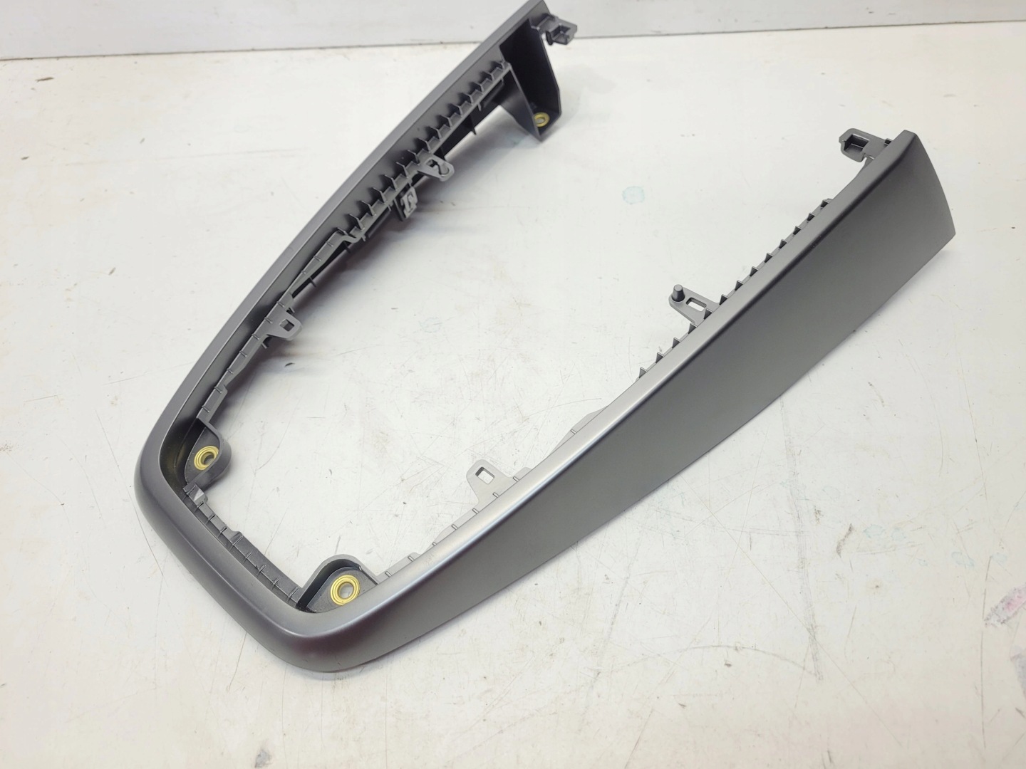 DEKOR TUNELU SRODKOWEGO AUDI Q4 E-TRON 89A863969 E09
