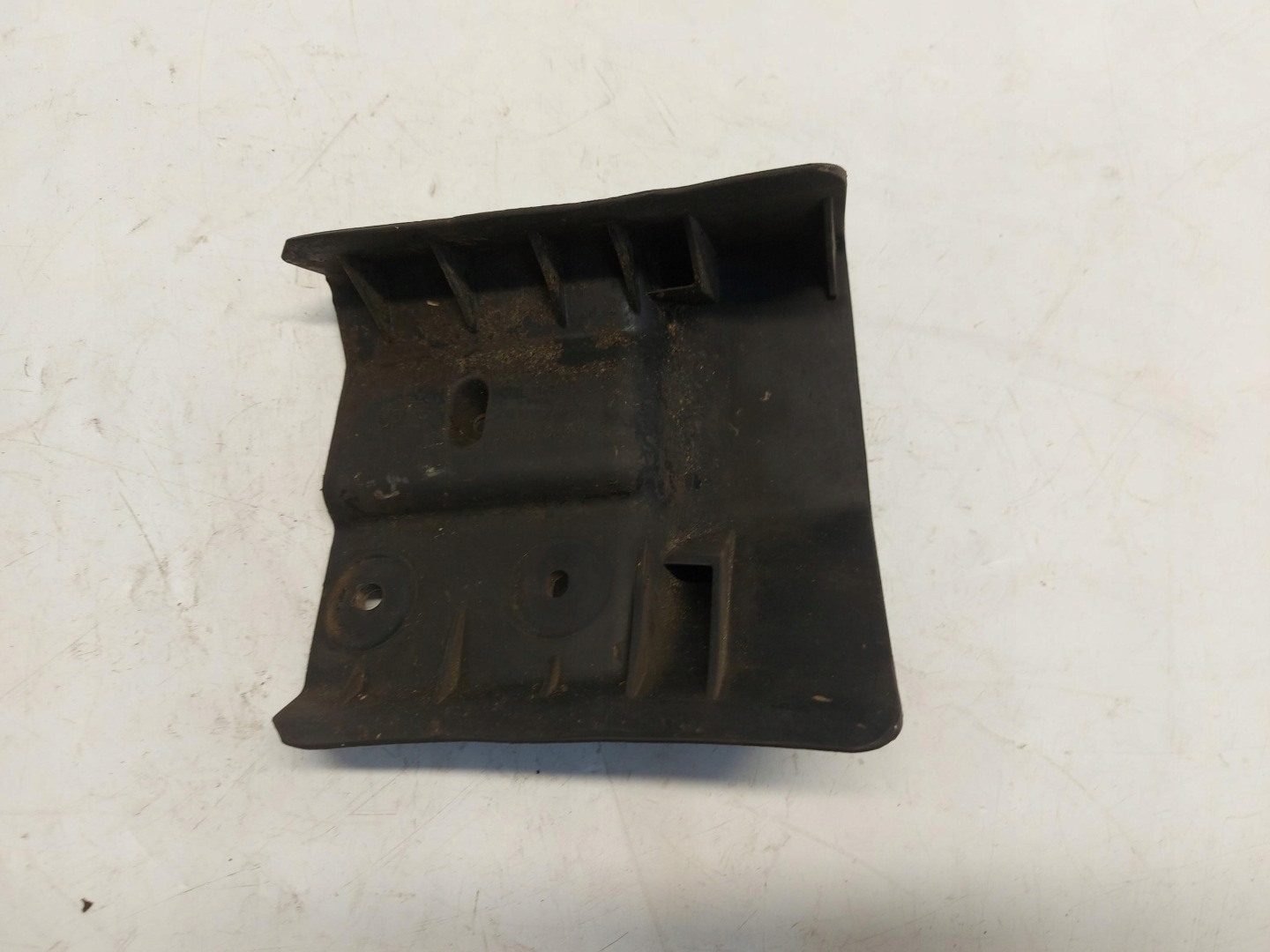 Mercedes EQC 400 W293 cover support right front A2938312300