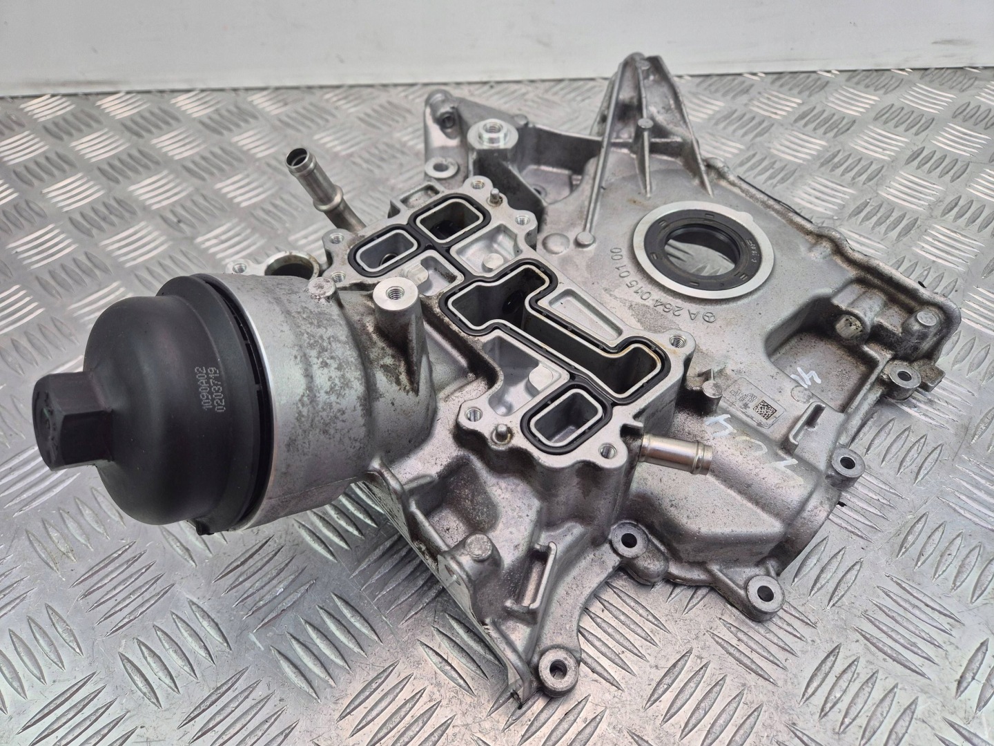 MERCEDES E300 W213 Couvercle de la distribution A2640150100