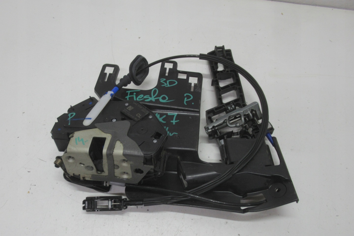 FORD FIESTA MK7 14R lock door right front