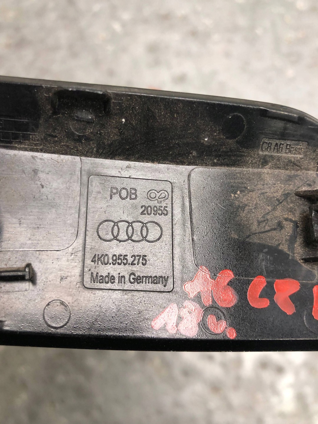 spoiler of the washer lights left front AUDI A6 C8 4K0955275