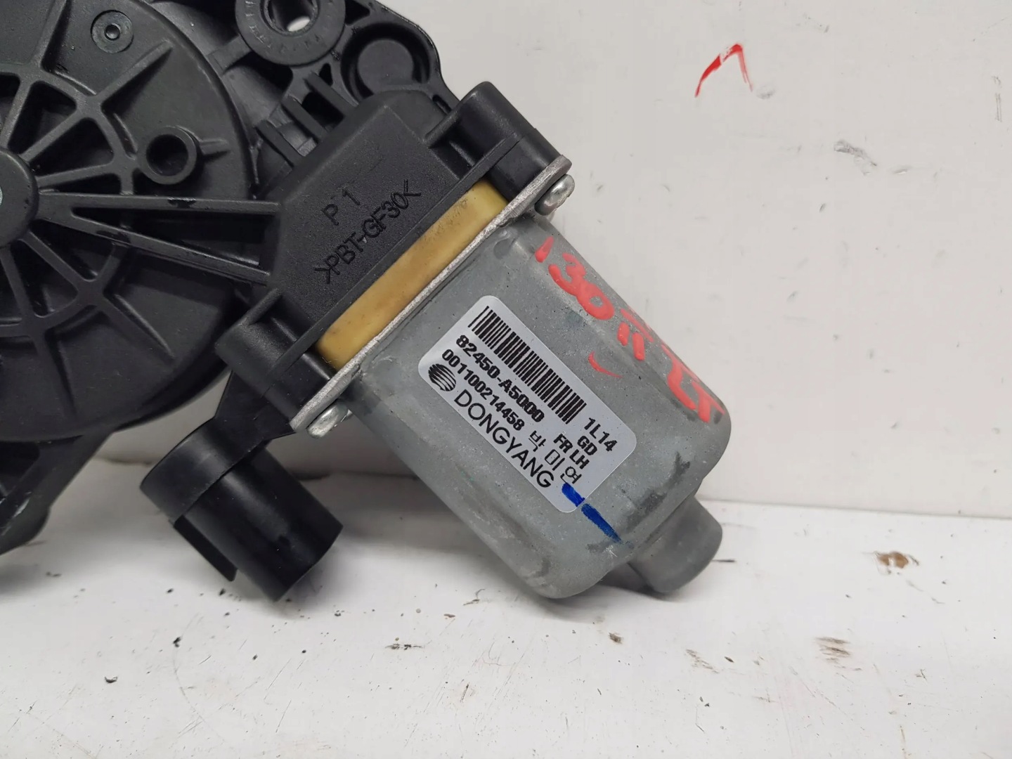 HYUNDAI I30 II mini motor lifting windows left front 82450-A5000 2012