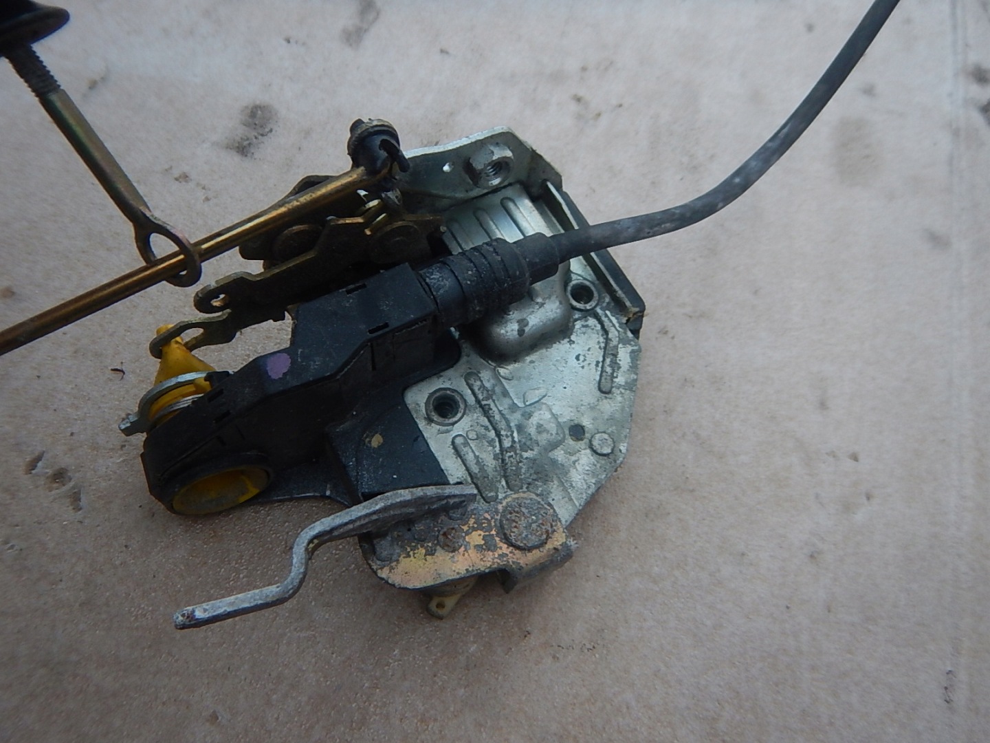MERCEDES W124 COUPE lock door right front pump