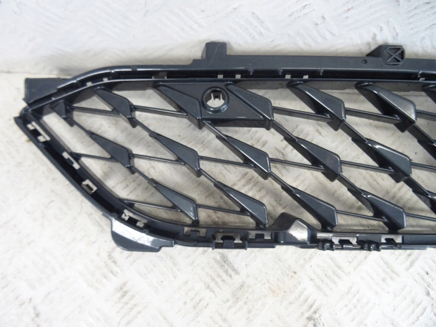 grid of a bumper front front central CUPRA BORN 10E853677C