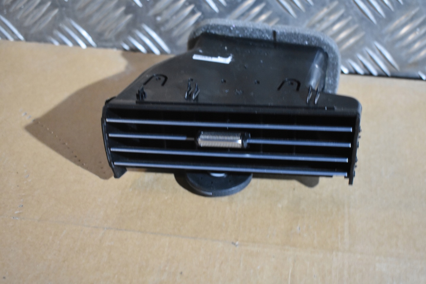 IDEALNA grid air conditioning devices left MERCEDES W167 1