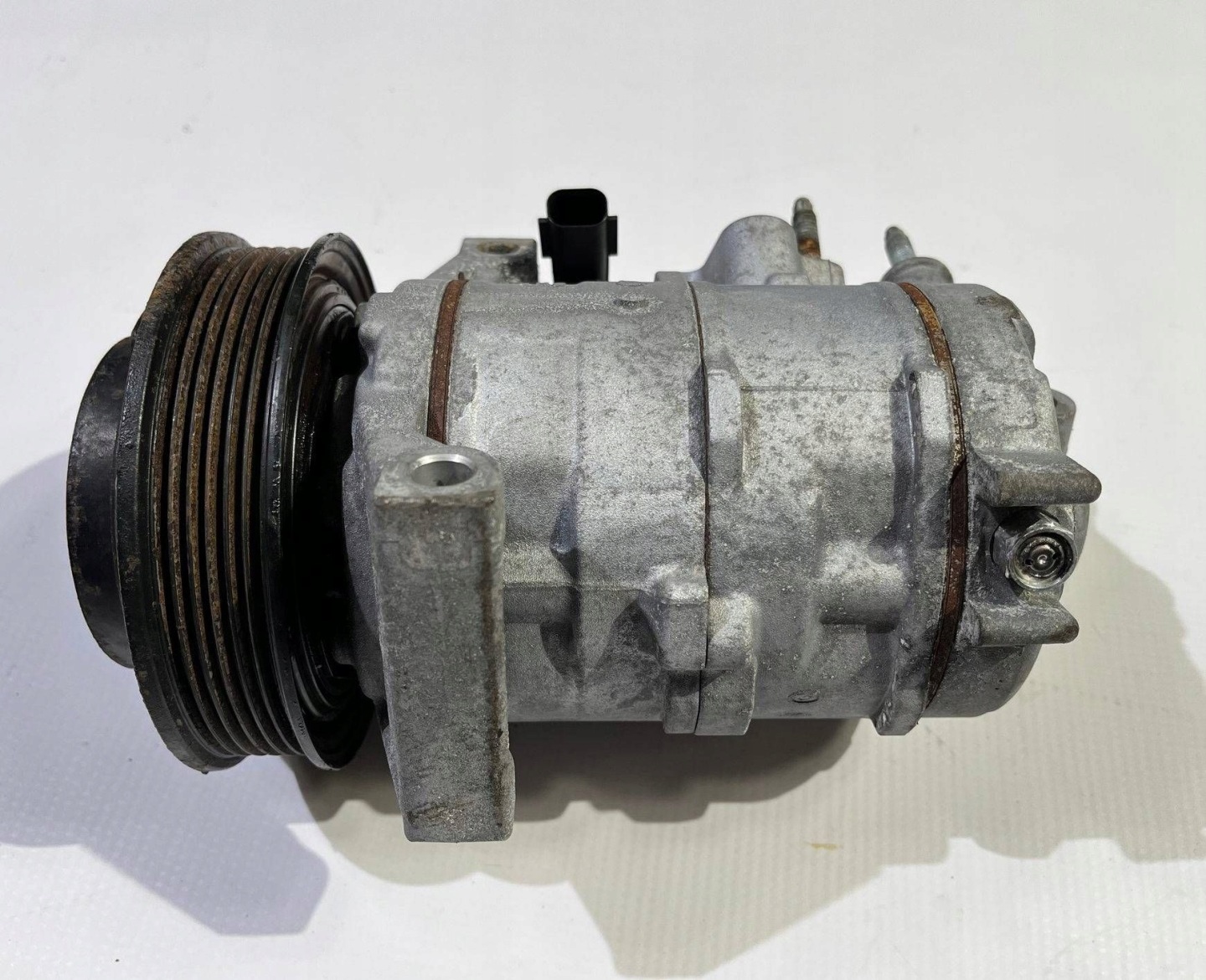 compressor; compressor of the air conditioning Dodge Durango v8 5.7 HEMI 2016-2024