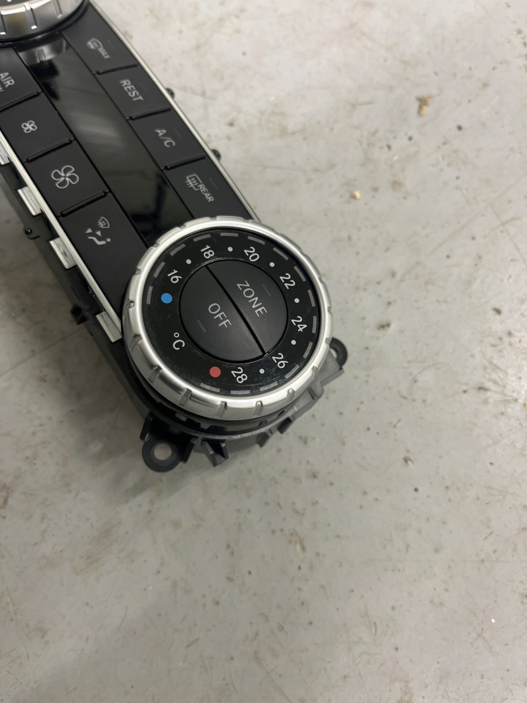 MERCEDES R231 SL231 PANEL control unit KLIMATRONIC A2319005703