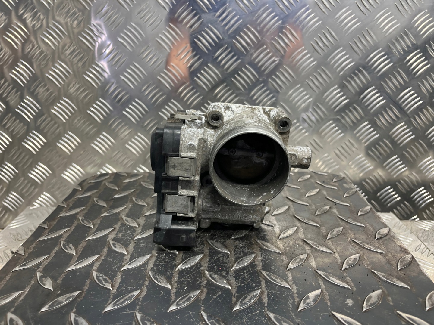 throttle flap VOLKSWAGEN GOLF 5 plus 03C133062A 1.6 FSI
