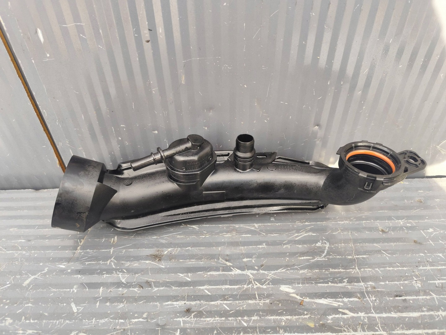 CITROEN C3 IV air hose REZONATOR 9835944580