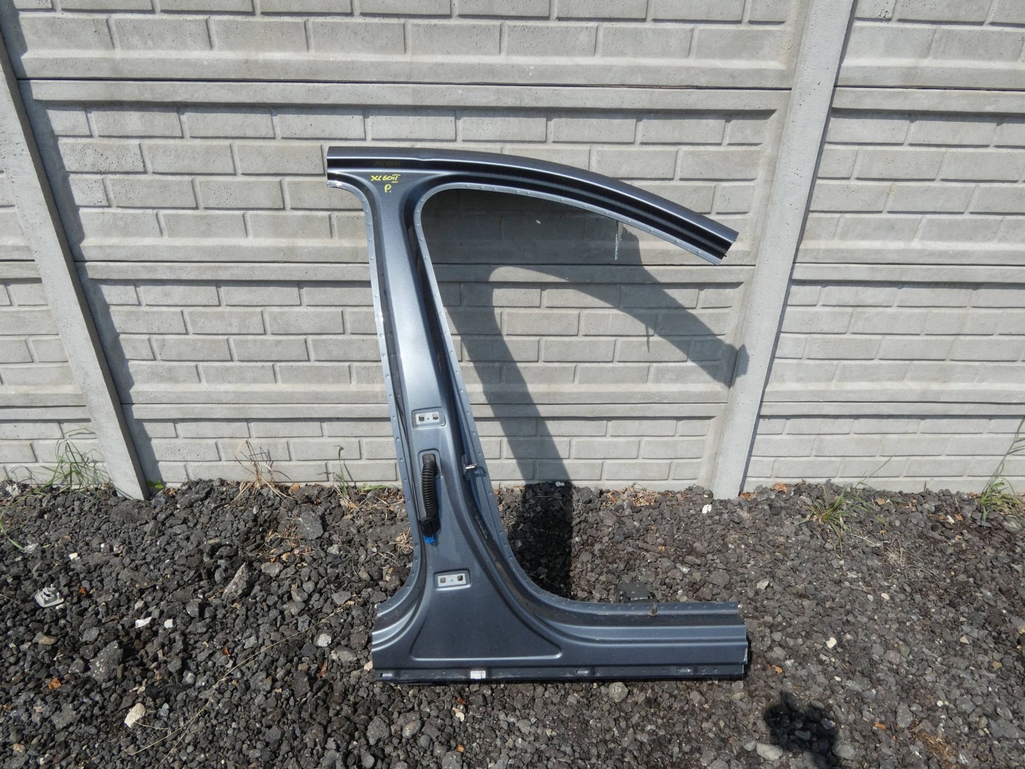 VOLVO XC60 II pillar central quarter right