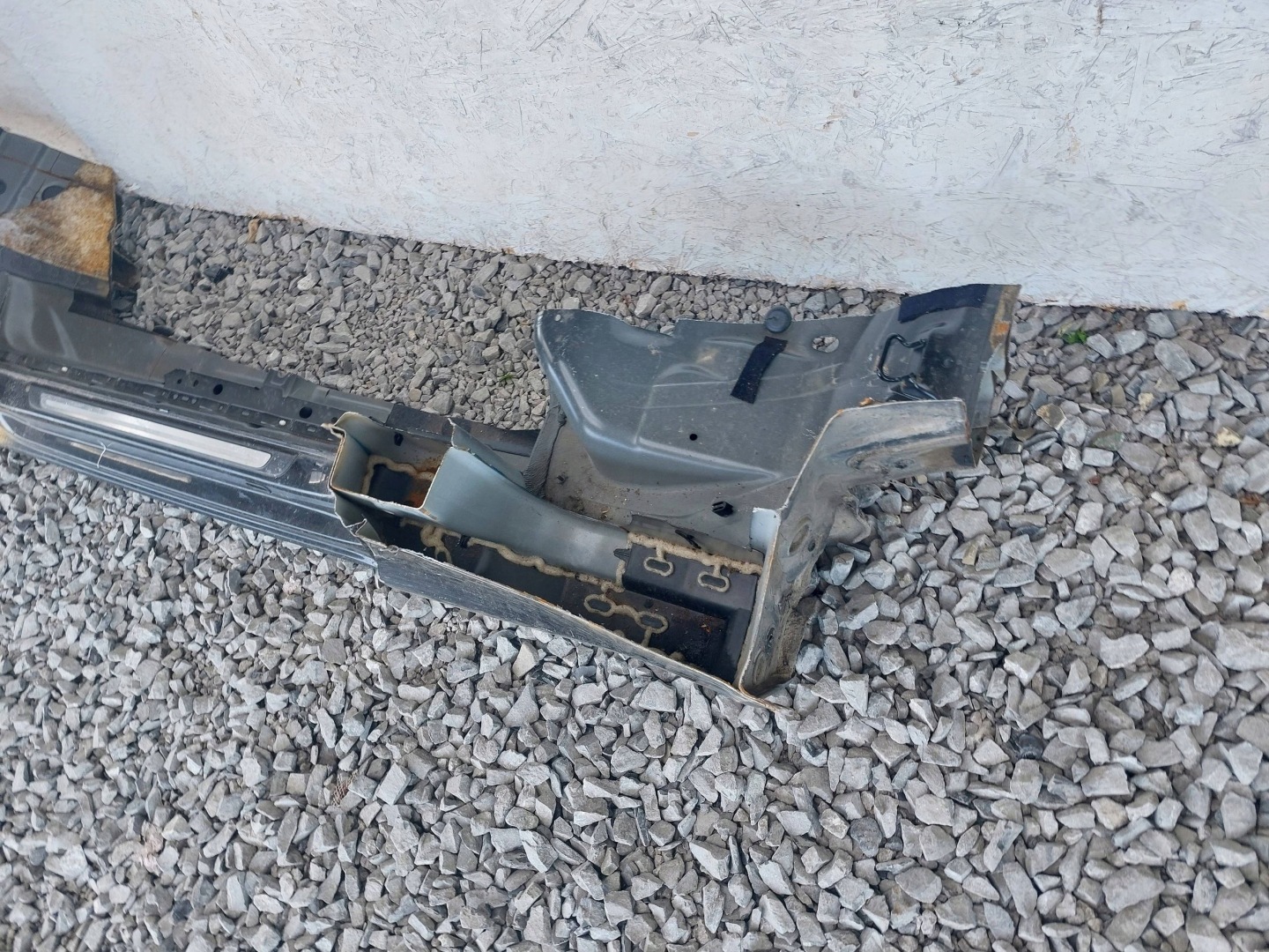AUDI A1 8X quarter threshold left front WERSJA 3 door 10R