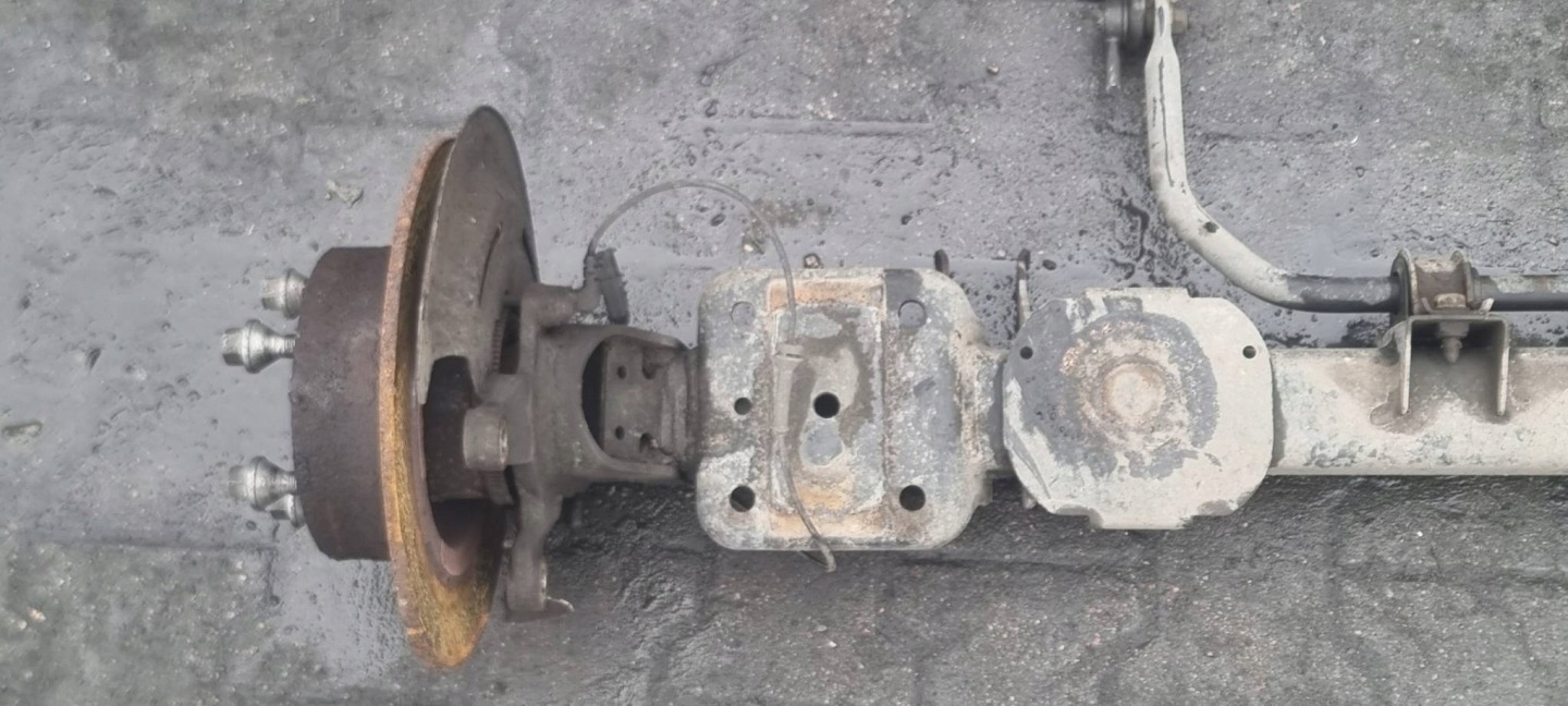 träger / Achsträger heck PIASTY RENAULT MASTER III