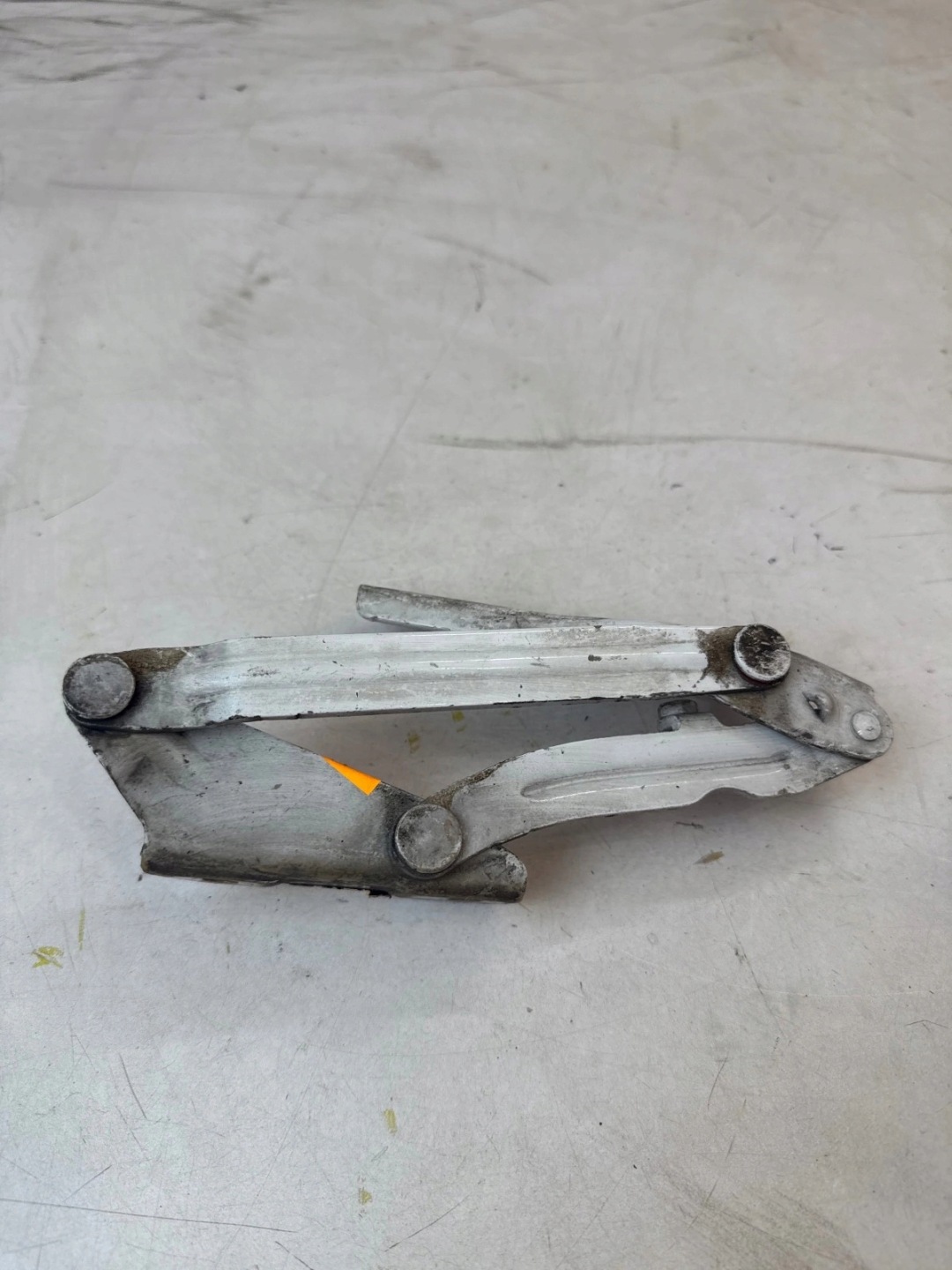 hinge bonnets front front left Mercedes Sprinter W906