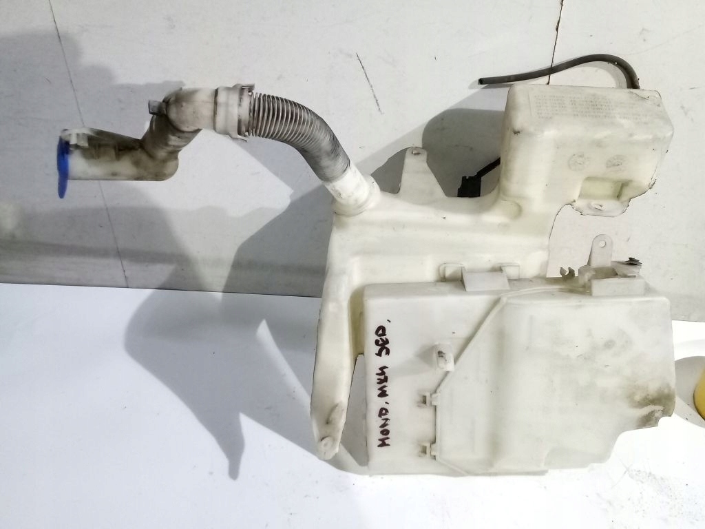 Ford Mondeo MK4 Sedan Behälter Spritzdüse
