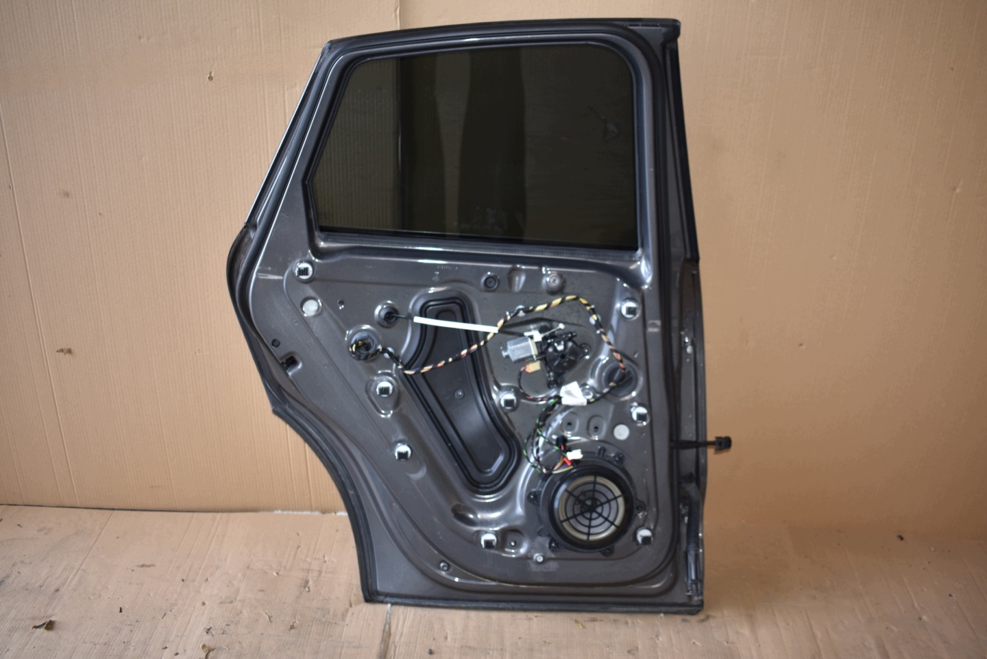 IDEALNE door rear part rear. left colour M7S PORSCHE MACAN 1