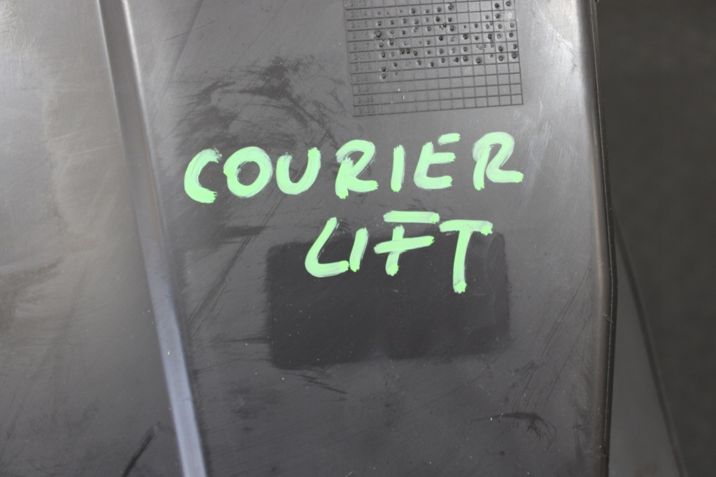 passenger compartment consoles FORD TRANSIT COURIER LIFT ET76-R060T10-ACW