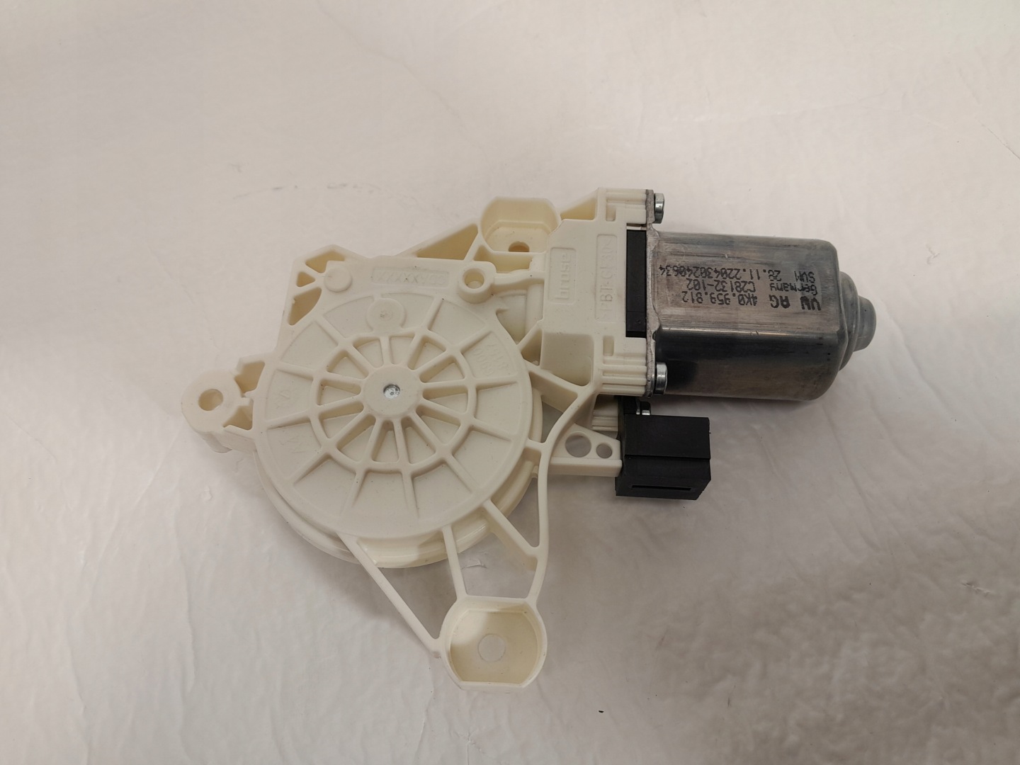 AUDI A6 C8 4K mini motor windows left front 4K0959812