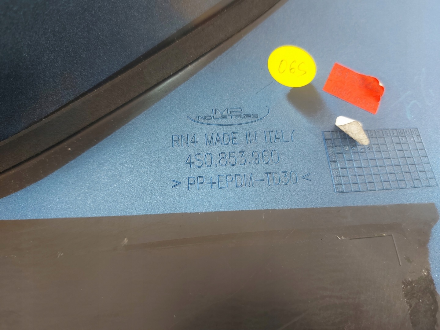 AUDI R8 4S right moulding threshold cap threshold
